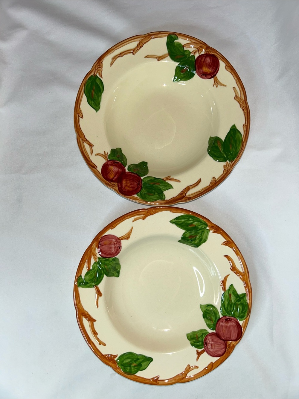 Franciscan Apple Print Vintage Hand-Painted Salad Soup Bowls Set of 7  - 1 Chip - Picture 7 of 11